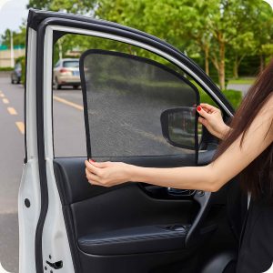 ستائر سيارة أمامية مثبتة على نافذة السيارة